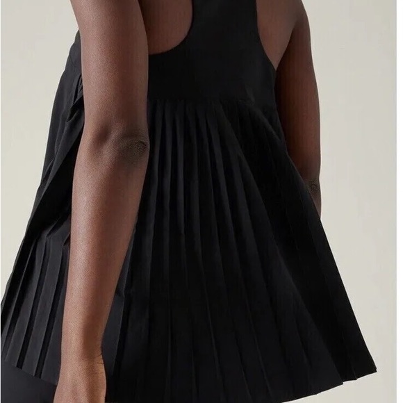 ATHLETA SWING FORWARD PLEATED TANK - Picture 5 of 9